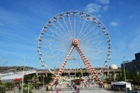 La Grande roue à Saint-Nazaire : elle tourne jusq’au 1er juin. Du 1er avril au 1er juin 2014 à Saint-Nazaire. Loire-Atlantique. 